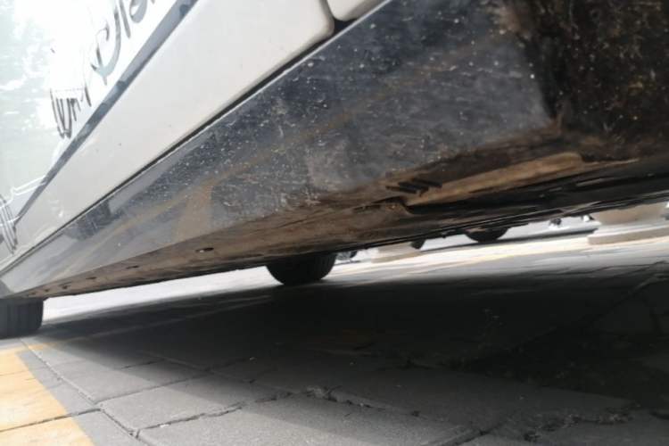 Used Li Auto MEGA 2025 Home Family Special Edition Right Side Sill