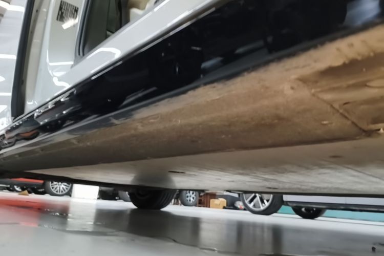 Used Li Auto MEGA 2025 Home Family Special Edition Right Side Sill