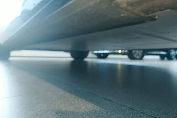 Used Li Auto MEGA 2025 Home Family Special Edition Right Side Sill