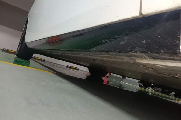Used Li Auto MEGA 2025 Home Family Special Edition Right Side Sill