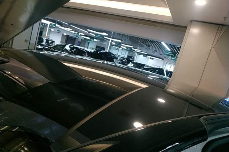 Used Li Auto MEGA 2025 Ultra Smart Refreshed Edition Roof