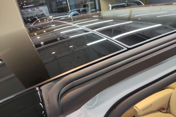 Used Li Auto MEGA 2025 Home Family Special Edition Roof