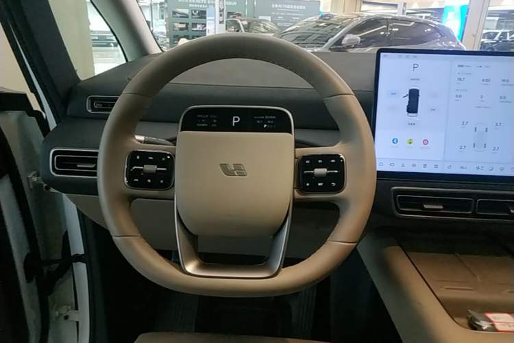 Used Li Auto MEGA 2025 Ultra Smart Refreshed Edition Steering Wheel