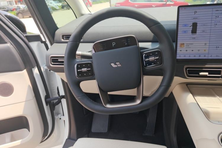 Used Li Auto MEGA 2025 Home Family Special Edition Steering Wheel