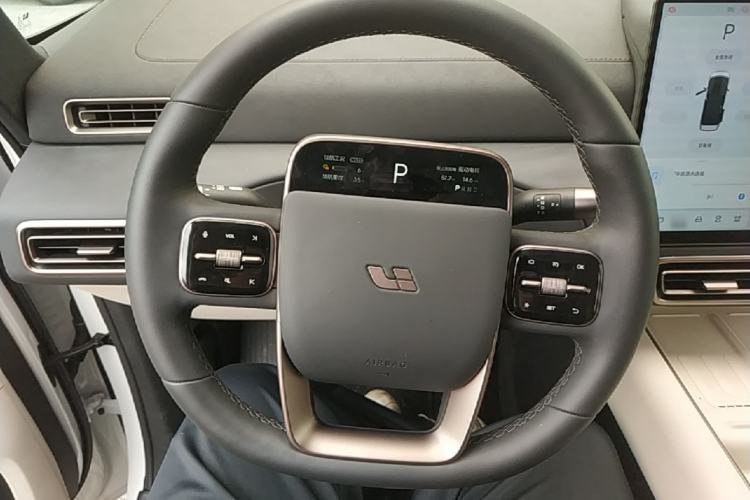 Used Li Auto MEGA 2025 Ultra Smart Refreshed Edition Steering Wheel