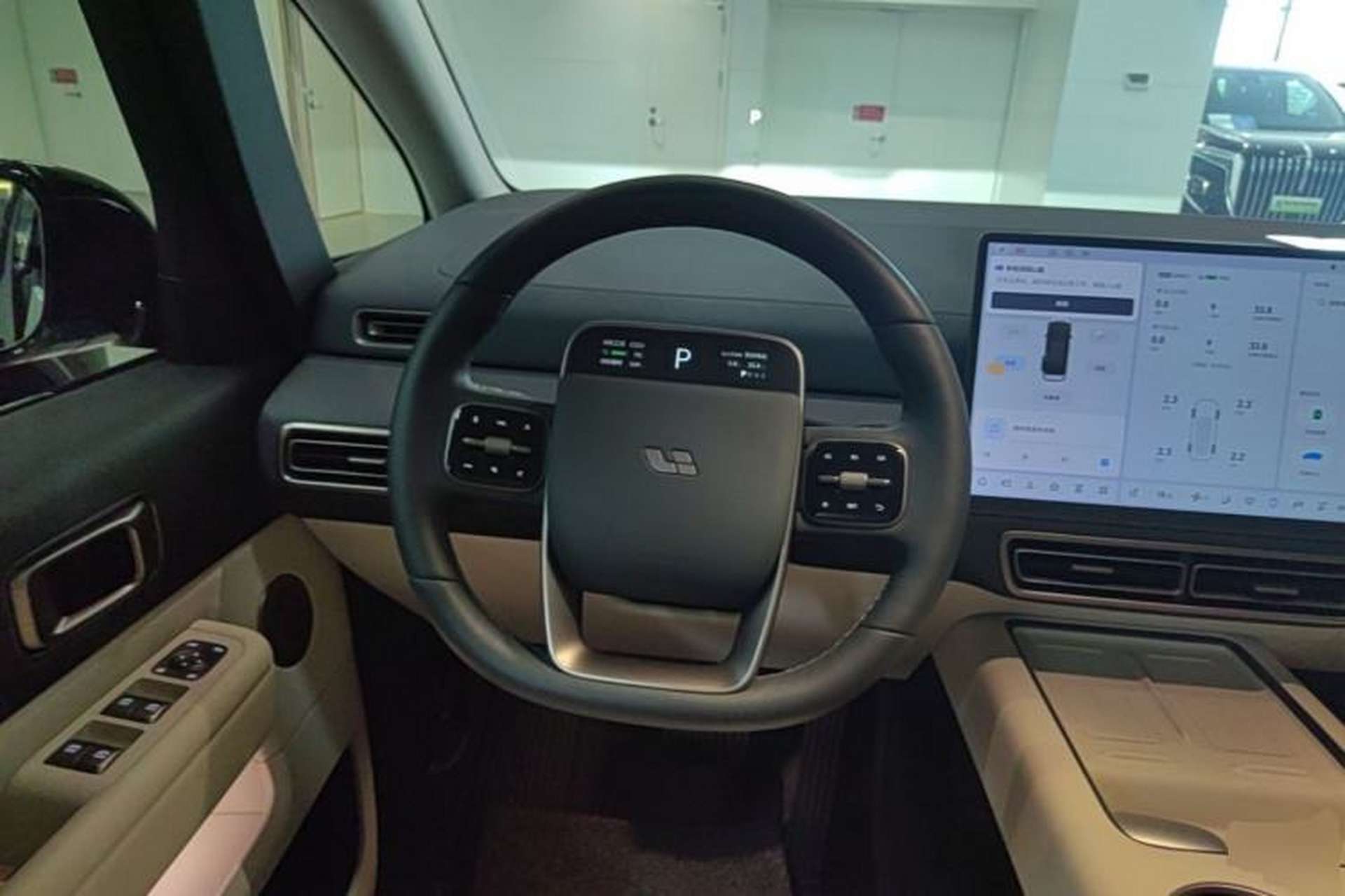 Used Li Auto MEGA 2025 Home Family Special Edition Steering Wheel