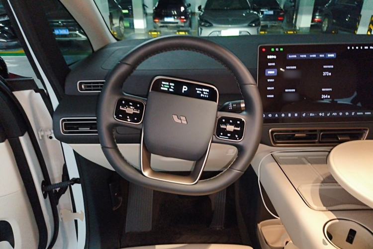 Used Li Auto MEGA 2025 Home Family Special Edition Steering Wheel
