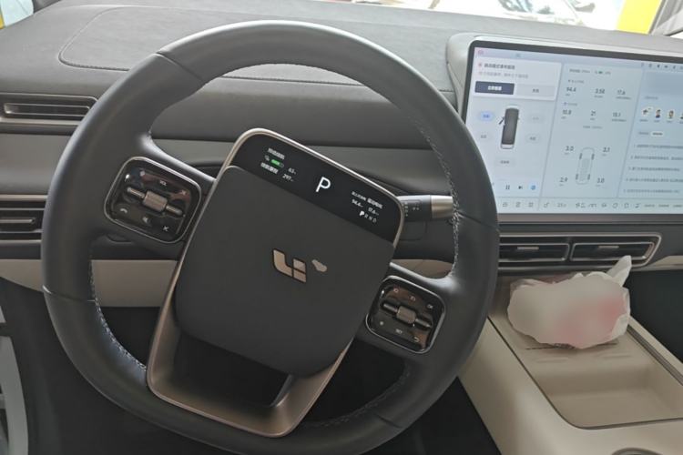 Used Li Auto MEGA 2025 Home Family Special Edition Steering Wheel