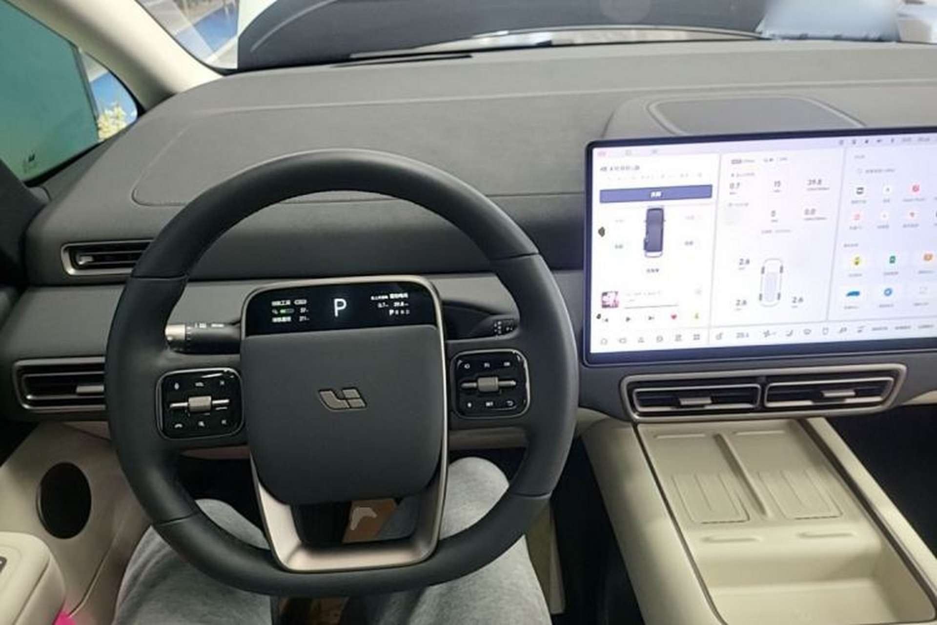 Used Li Auto MEGA 2025 Home Family Special Edition Steering Wheel