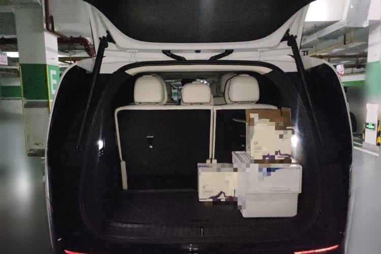 Used Li Auto MEGA 2025 Home Family Special Edition Trunk