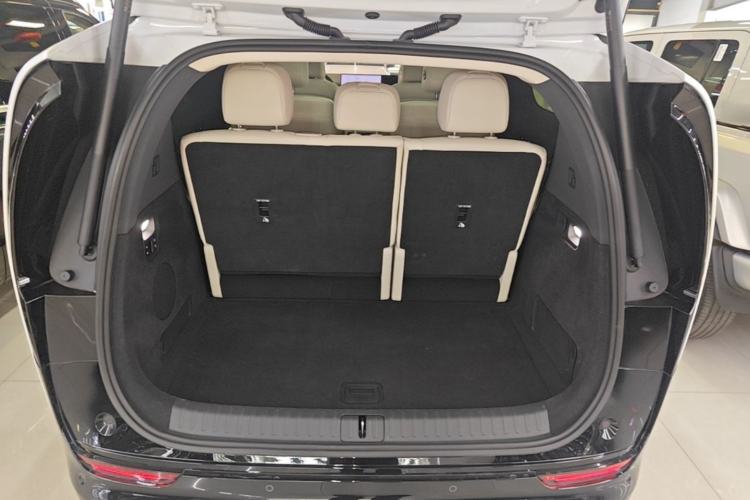 Used Li Auto MEGA 2025 Home Family Special Edition Trunk