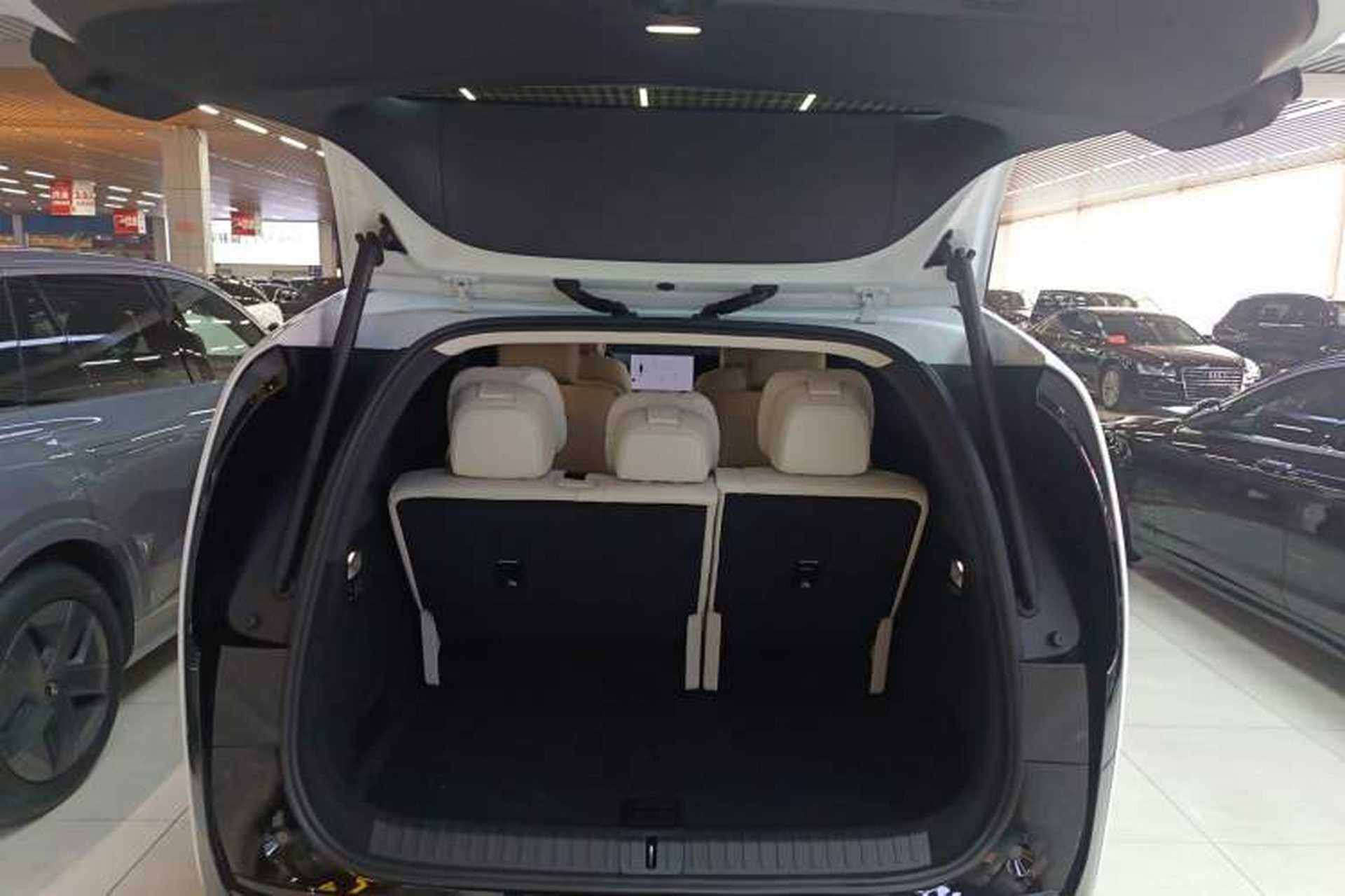 Used Li Auto MEGA 2025 Home Family Special Edition Trunk