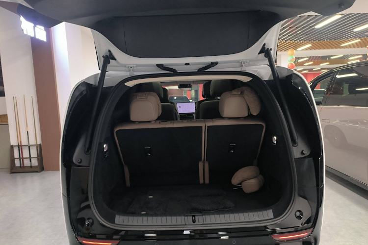 Used Li Auto MEGA 2025 Home Family Special Edition Trunk
