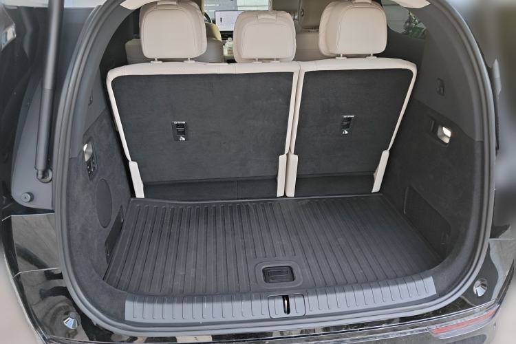 Used Li Auto MEGA 2025 Home Family Special Edition Trunk
