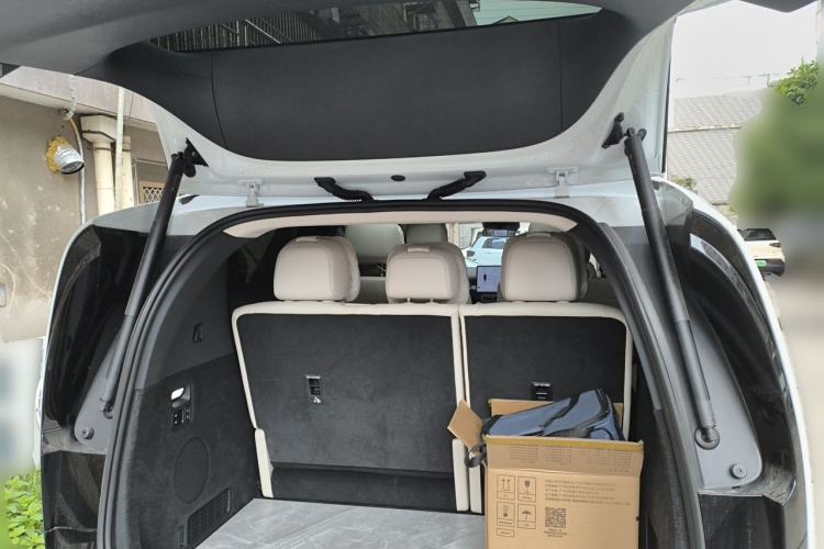 Used Li Auto MEGA 2025 Home Family Special Edition Trunk