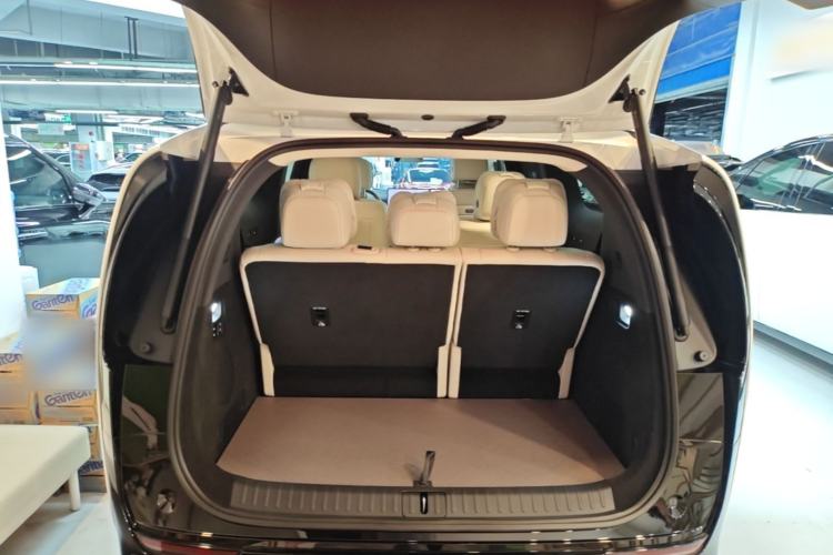 Used Li Auto MEGA 2025 Home Family Special Edition Trunk