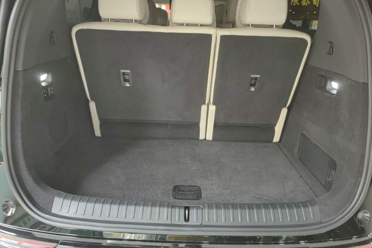 Used Li Auto MEGA 2025 Home Family Special Edition Trunk