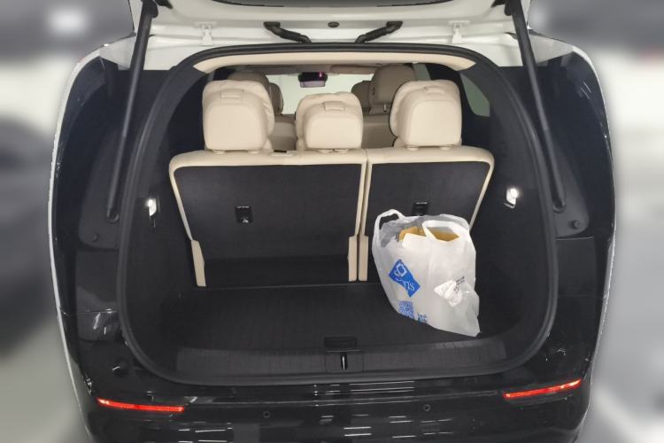 Used Li Auto MEGA 2025 Home Family Special Edition Trunk