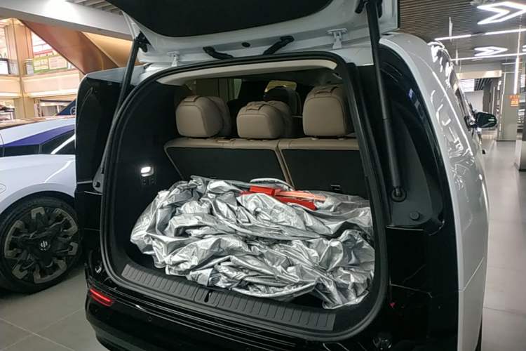 Used Li Auto MEGA 2025 Home Family Special Edition Trunk