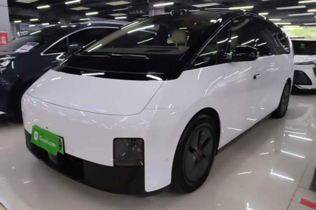 Used Li Auto MEGA 2025 Home Family Special Edition