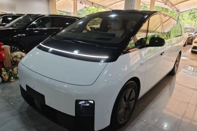 Used Li Auto MEGA 2025 Home Family Special Edition