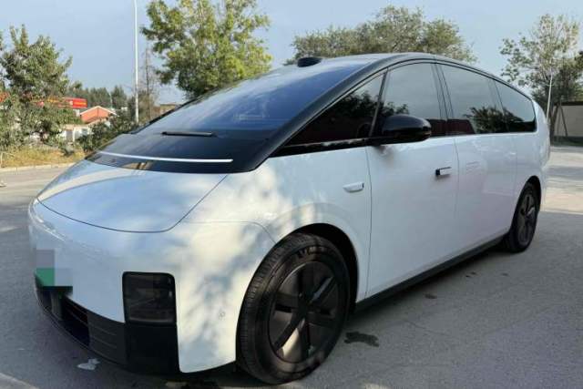 Used Li Auto MEGA 2025 Home Family Special Edition