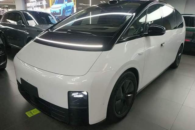 Used Li Auto MEGA 2025 Home Family Special Edition