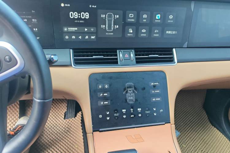 Used Li Auto ONE 2019 Extended-Range 6-Seater Version Audio And AC Panel