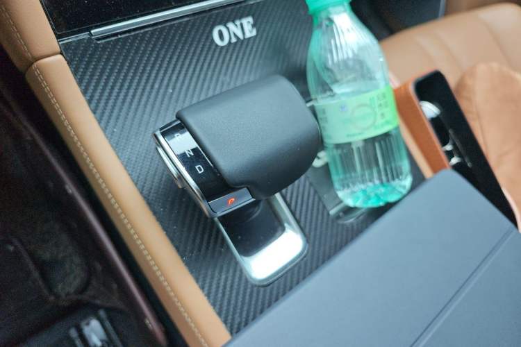 Used Li Auto ONE 2019 Extended-Range 6-Seater Version Gear Lever