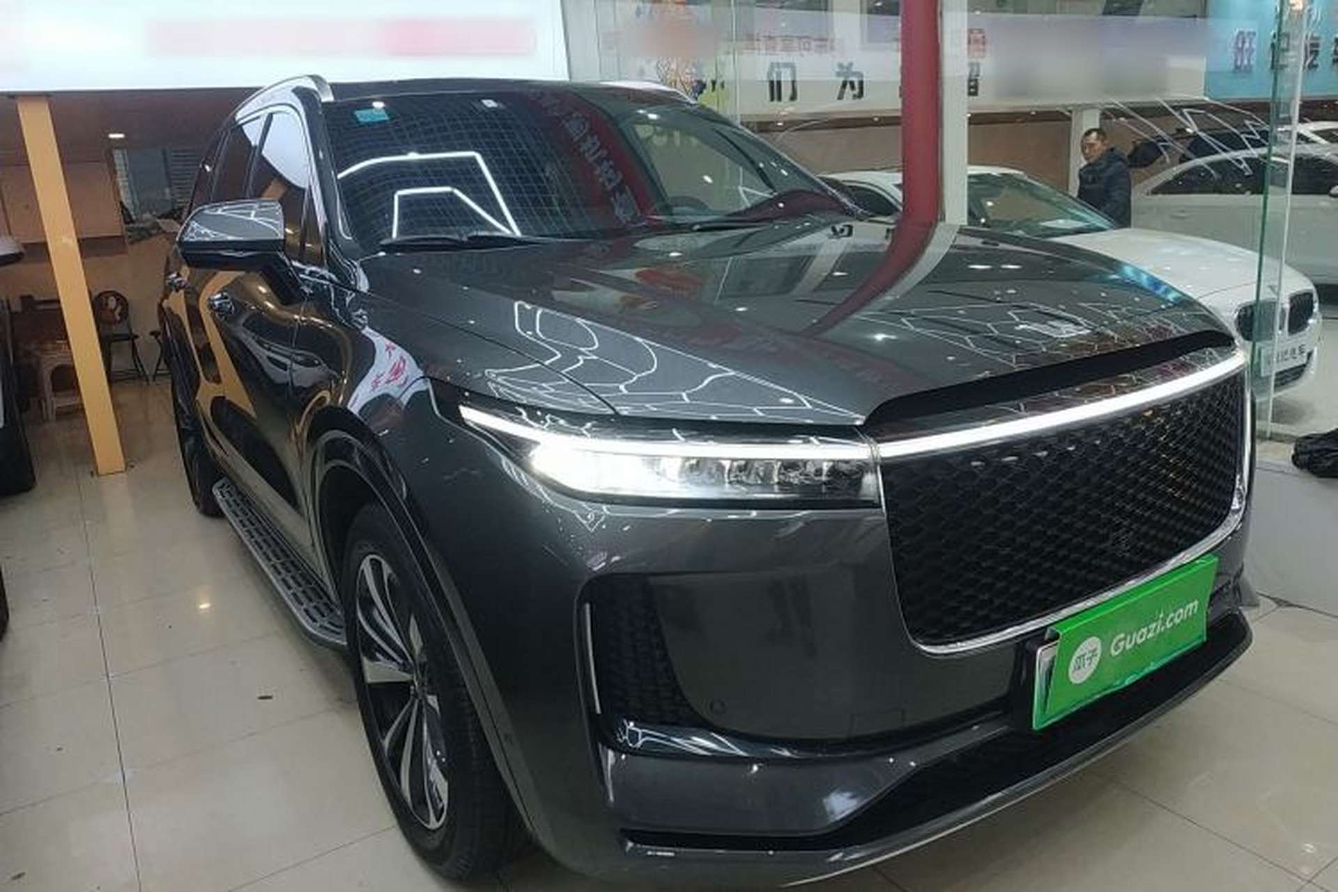 Used Li Auto ONE 2019 Extended-Range 6-Seater Version Front Right 45 Deg