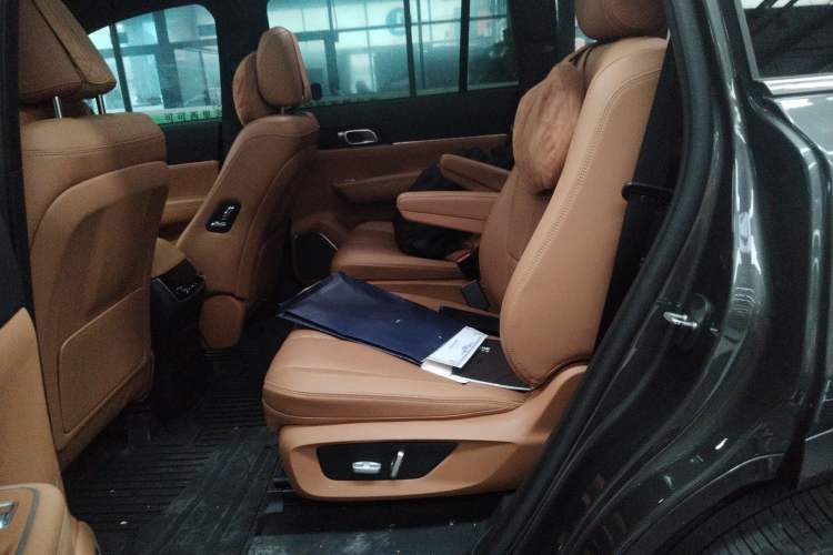 Used Li Auto ONE 2019 Extended-Range 6-Seater Version Left Rear Seat