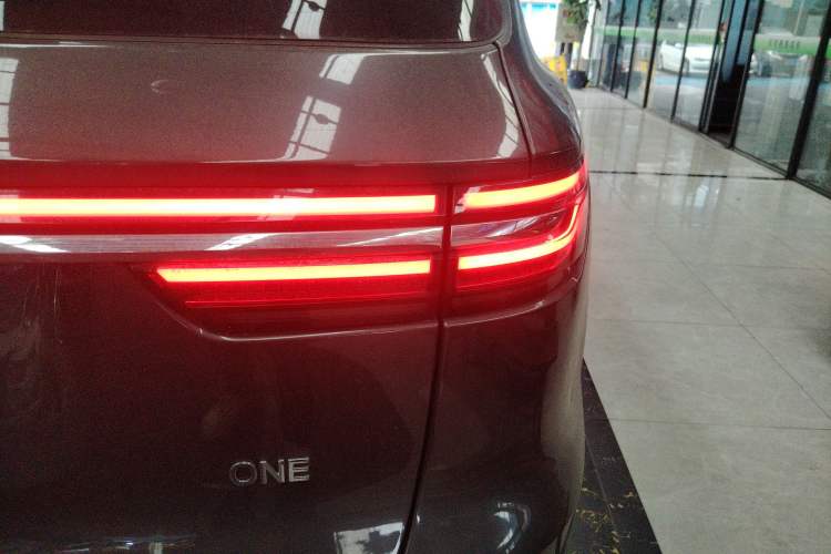 Used Li Auto ONE 2019 Extended-Range 6-Seater Version Right Rear Taillight