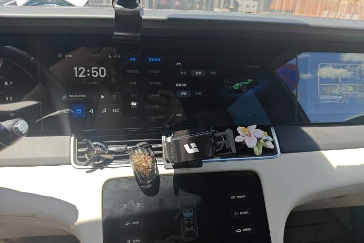 Used Li Auto ONE 2019 Extended-Range 6-Seater Version Audio And AC Panel