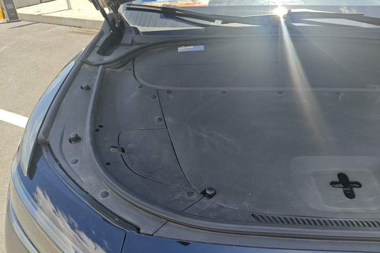 Used Li Auto ONE 2019 Extended-Range 6-Seater Version Engine Bay Right