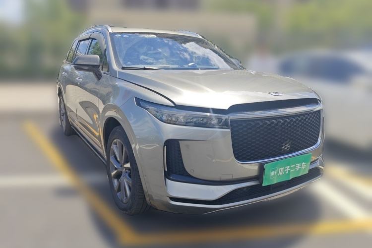 Used Li Auto ONE 2019 Extended-Range 6-Seater Version Front Right 45 Deg