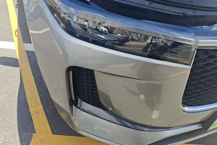 Used Li Auto ONE 2019 Extended-Range 6-Seater Version Right Front Headlight