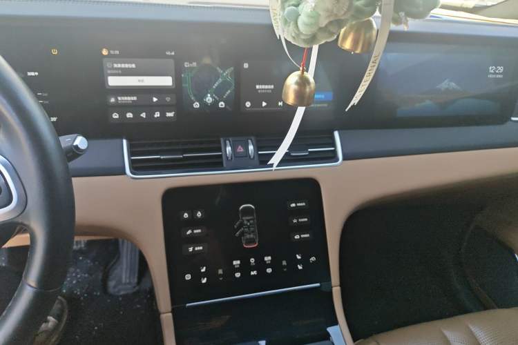 Used Li Auto ONE 2020 Extended-Range 6-Seater Version Audio And AC Panel