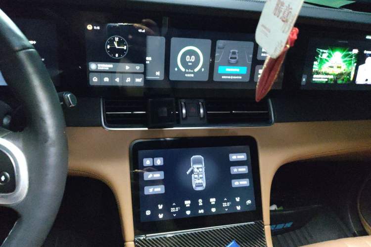 Used Li Auto ONE 2020 Extended-Range 6-Seater Version Audio And AC Panel