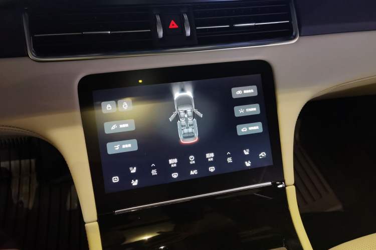Used Li Auto ONE 2020 Extended-Range 6-Seater Version Audio And AC Panel