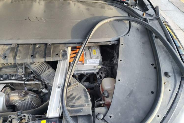 Used Li Auto ONE 2020 Extended-Range 6-Seater Version Engine Bay Left