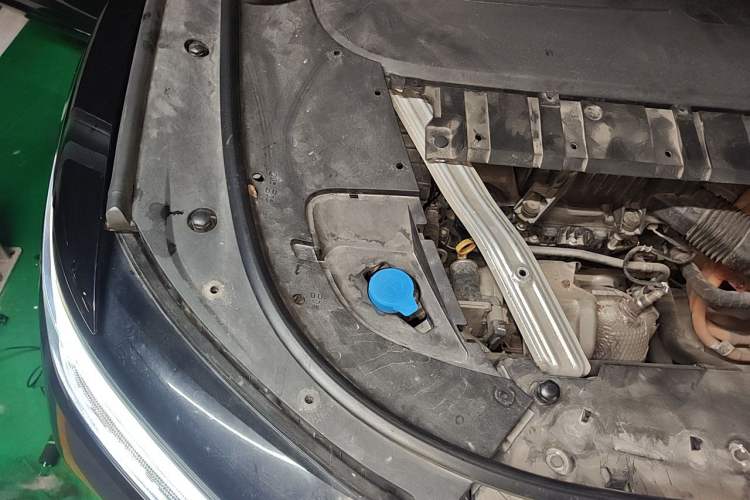 Used Li Auto ONE 2020 Extended-Range 6-Seater Version Engine Bay Right