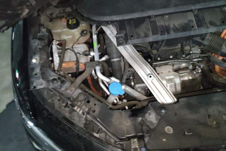 Used Li Auto ONE 2020 Extended-Range 6-Seater Version Engine Bay Right