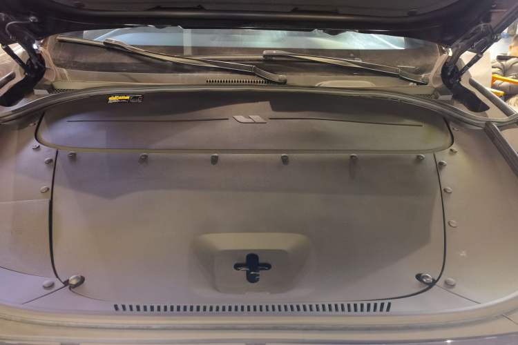 Used Li Auto ONE 2020 Extended-Range 6-Seater Version Engine Bay