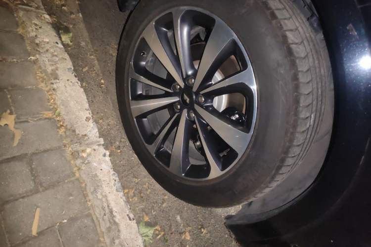 Used Li Auto ONE 2020 Extended-Range 6-Seater Version Exterior 4