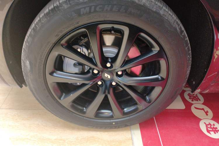 Used Li Auto ONE 2020 Extended-Range 6-Seater Version Exterior 4