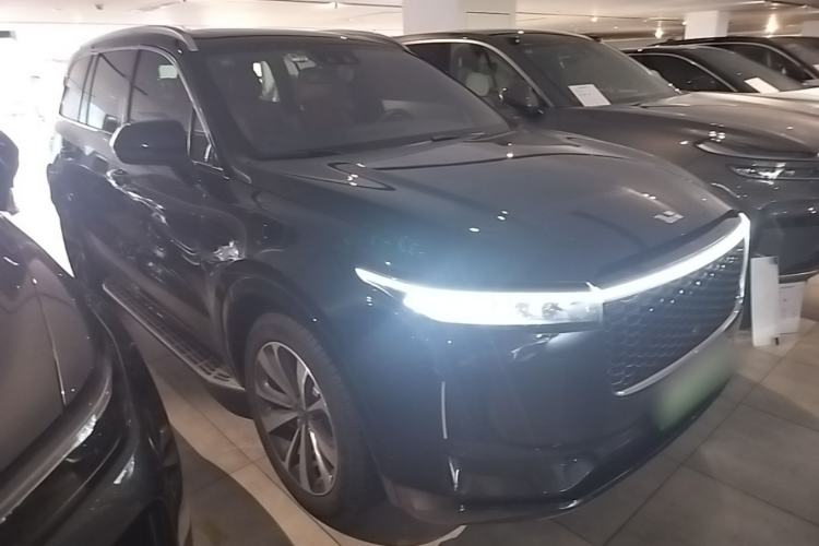 Used Li Auto ONE 2020 Extended-Range 6-Seater Version Front Right 45 Deg
