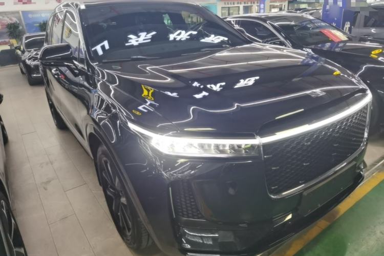 Used Li Auto ONE 2020 Extended-Range 6-Seater Version Front Right 45 Deg