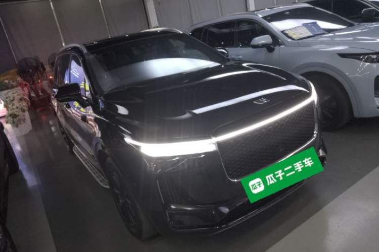 Used Li Auto ONE 2020 Extended-Range 6-Seater Version Front Right 45 Deg