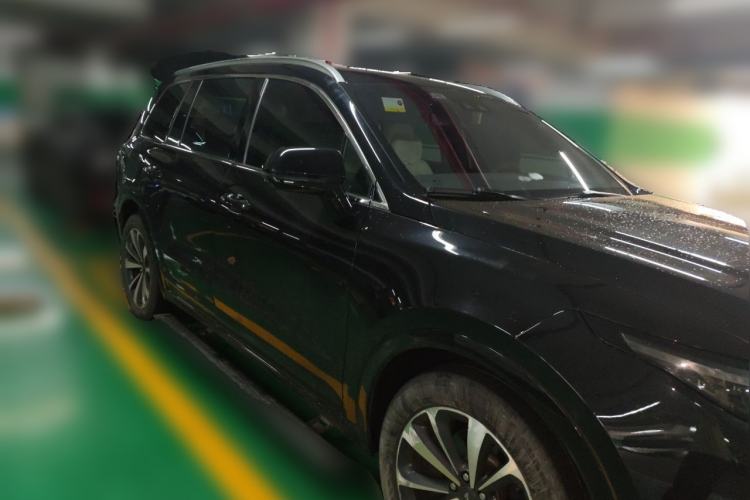 Used Li Auto ONE 2020 Extended-Range 6-Seater Version Front Right 45 Deg