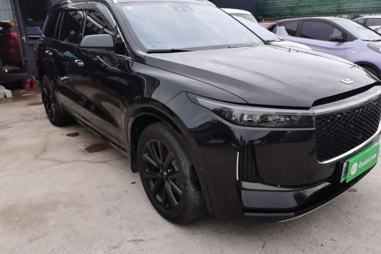 Used Li Auto ONE 2020 Extended-Range 6-Seater Version Front Right 45 Deg